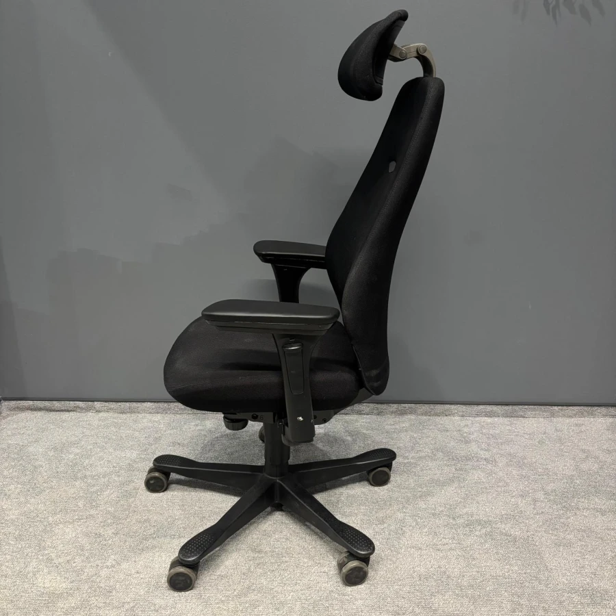 WhatsApp Image 2026-03-18 at 15.38.074.jpg