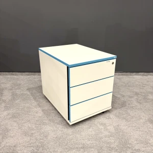 Kontener mobilny MARO 425x600x530 mm – biały / niebieskie obrzeża