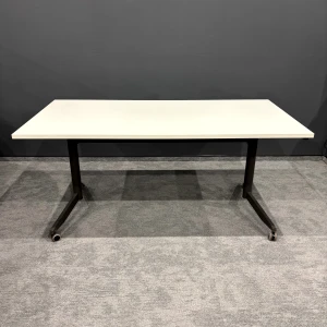 Stół składany 1600x800x720 mm na kółkach  + mediaport